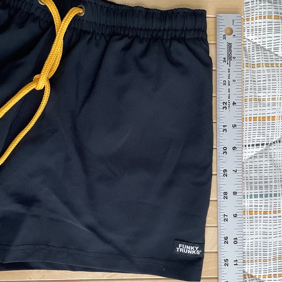 Shorty Swim Trunk - XS - Picture 3 of 7